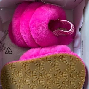 Infant ugg slippers size 4/5